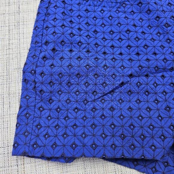 Ann Taylor LOFT Women's Riviera Short Blue Eyelet Size 6 - Picture 2 of 6